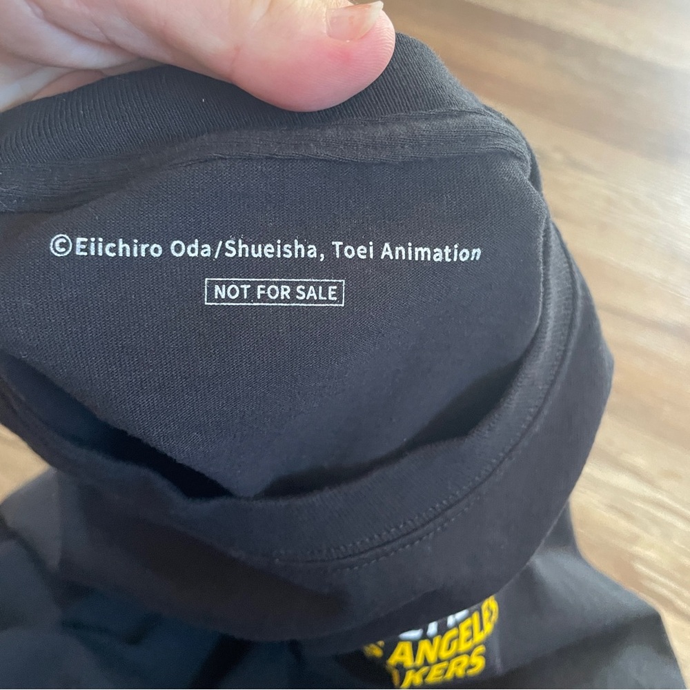 LA Lakers X One Piece Anime collab limited edition Luffy Dunk tshirt - Picture 5 of 5